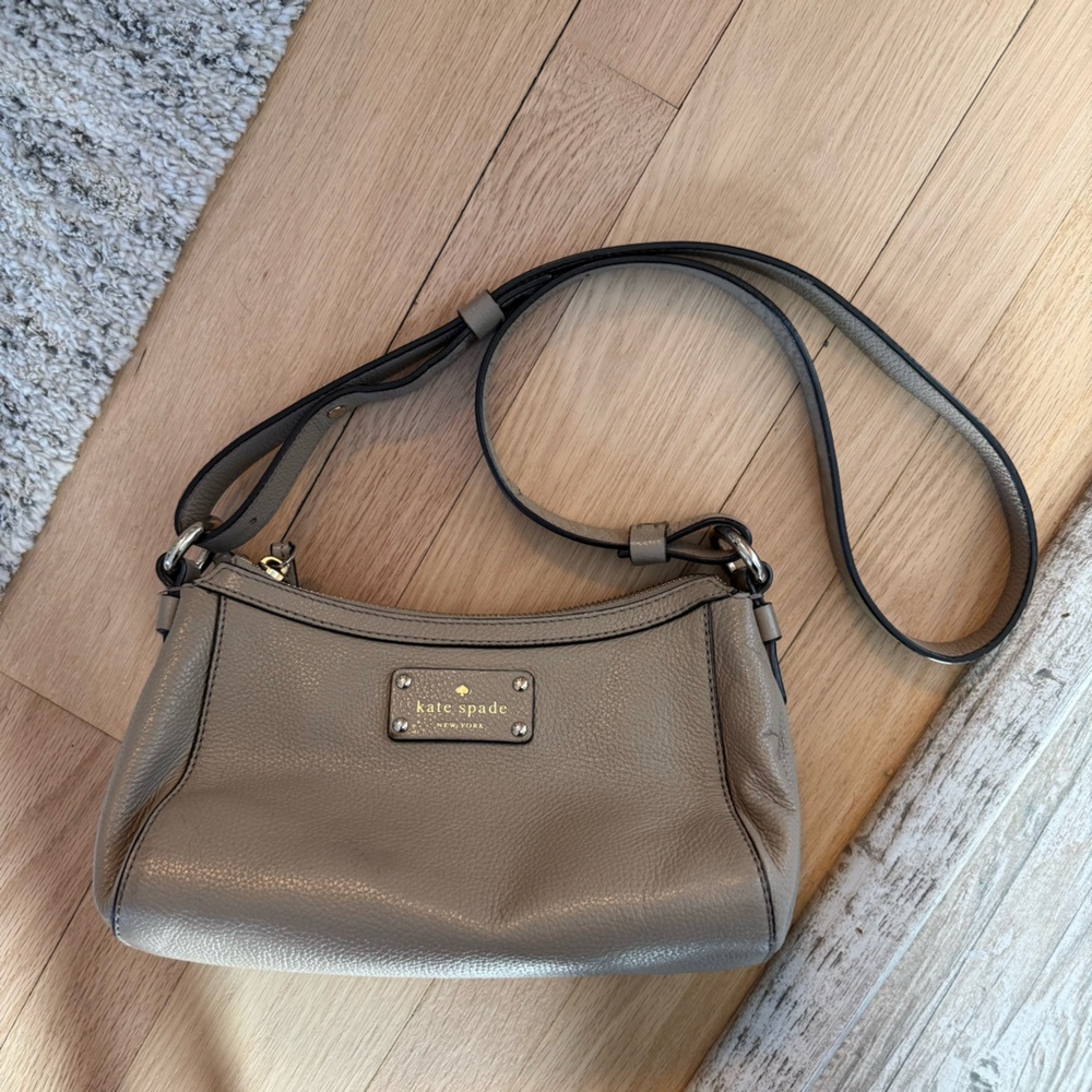 Kate Spade Taupe Leather crossbody Bag